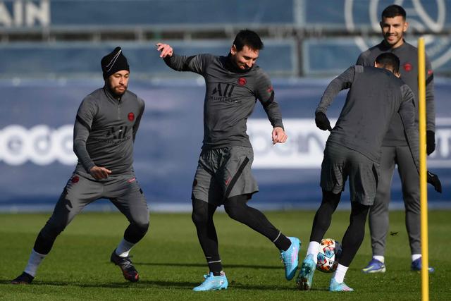 欧洲金靴实时榜单：莱万领跑 萨拉赫位列次席