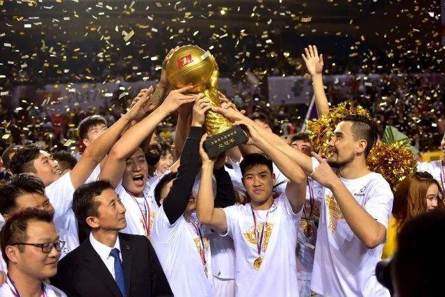 沙滩运动凭什么吸引人？听听亚沙会两位中国旗手怎么说沙滩运动凭什么吸引人？听听亚沙会两位中国旗手怎么说